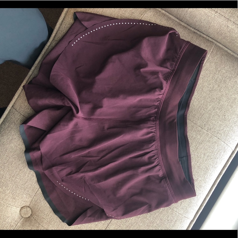 lululemon find your pace short 3” size 4 (S)